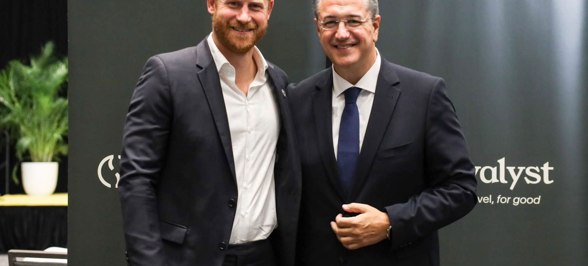 Στη Νέα Υόρκη ο Απόστολος Τζιτζικώστας με τον Πρίγκιπα Χάρι – Στο επίκεντρο η νέα εποχή του βιώσιμου τουρισμού στην Ευρώπη